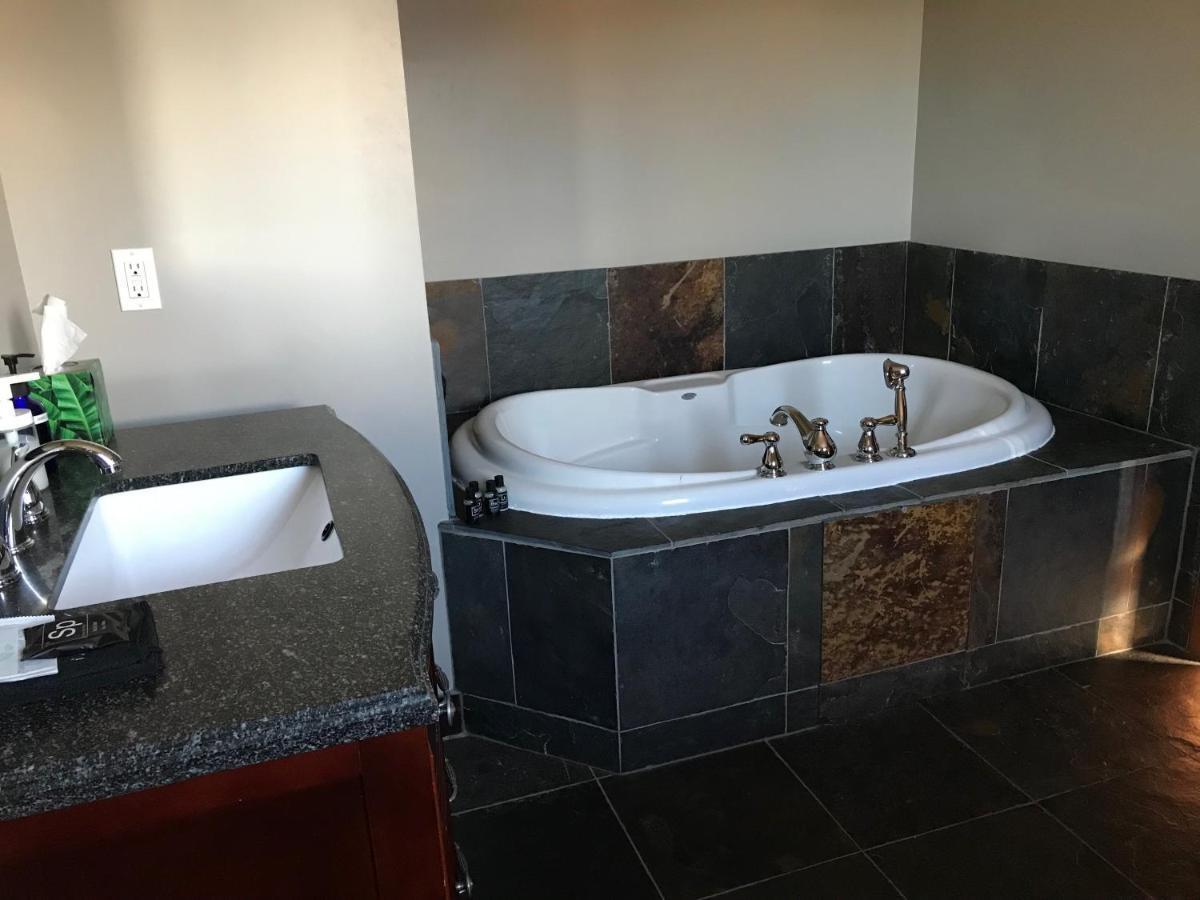 Wesbert Winery & Guest Suites Пентиктон Экстерьер фото