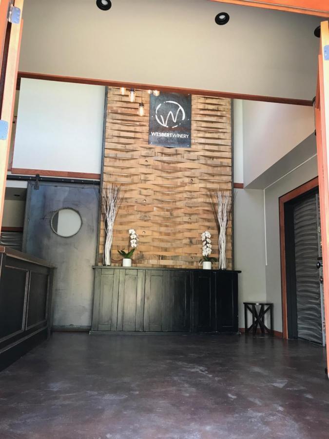 Wesbert Winery & Guest Suites Пентиктон Экстерьер фото